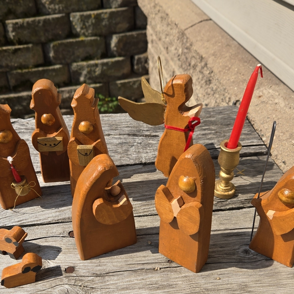 Vtg Handcarved Wood Nativity Figures Minimalist Mod